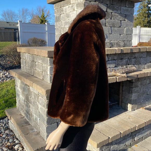 Reimand Dunkel Mouton Fur Cropped Jacket SZ 6-8 - Picture 2 of 12